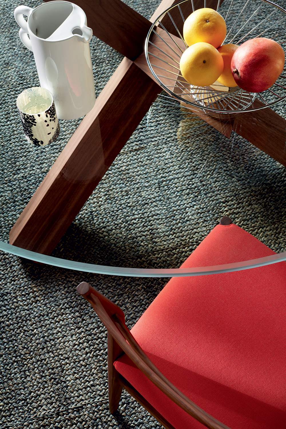 Table La Rotonda de Mario Bellini - Cassina-vue de dessus, plateau en verre et pieds en noyer-Cassina