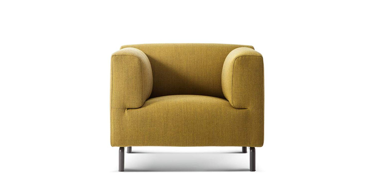Fauteuil Met de Piero Lissoni - Cassina-fauteuil en tissu moutarde-The Woods Gallery