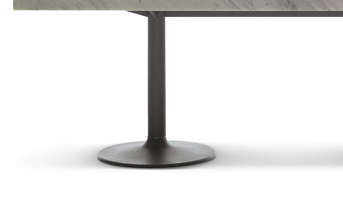 Table 11 pieds corolle (LC11) - Cassina-détail du pied corolle noir-Cassina