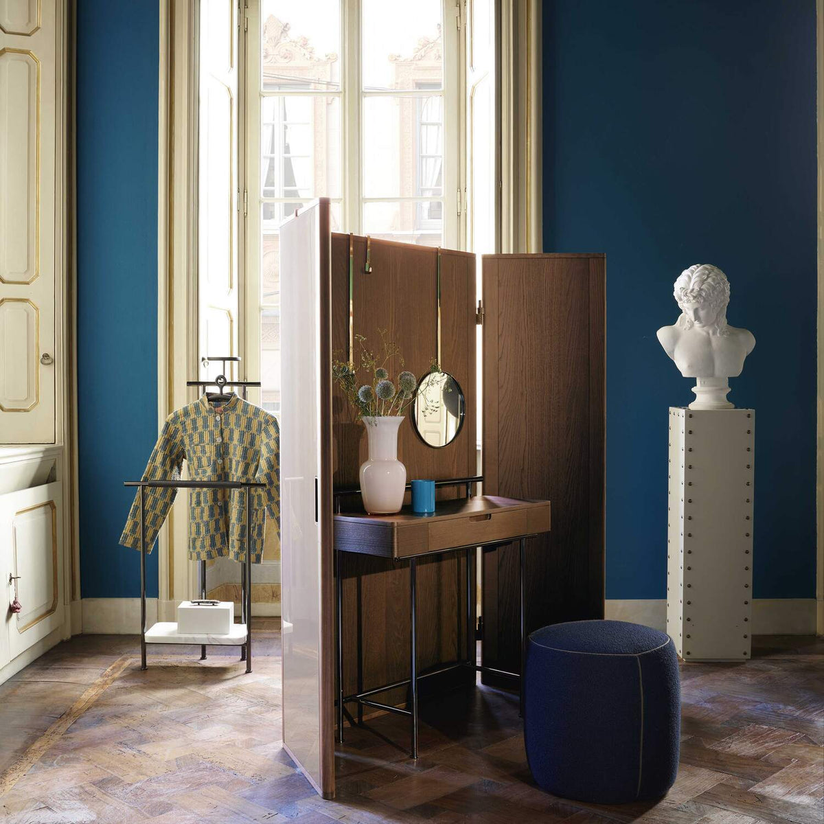 Valet Stay Clothes Stand de Neri&amp;Hu - Cassina-valet chargé d&