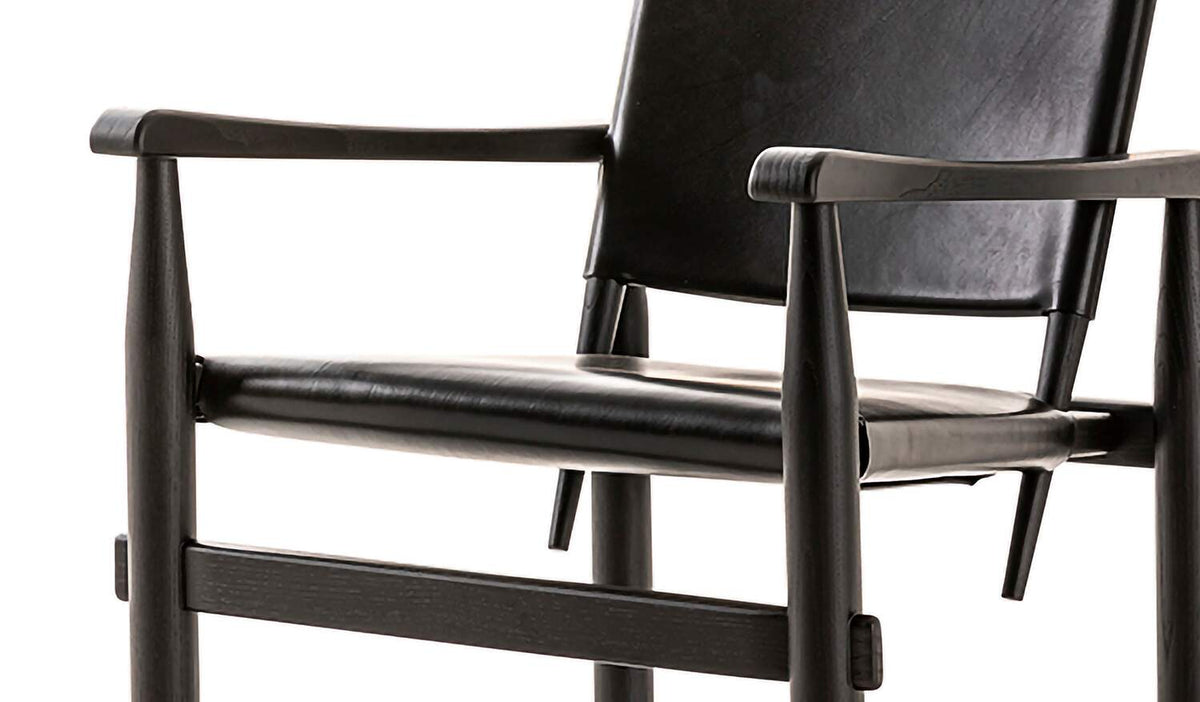 Fauteuil 533 Doron Hotel de Charlotte Perriand - Cassina-gros plan sur l&