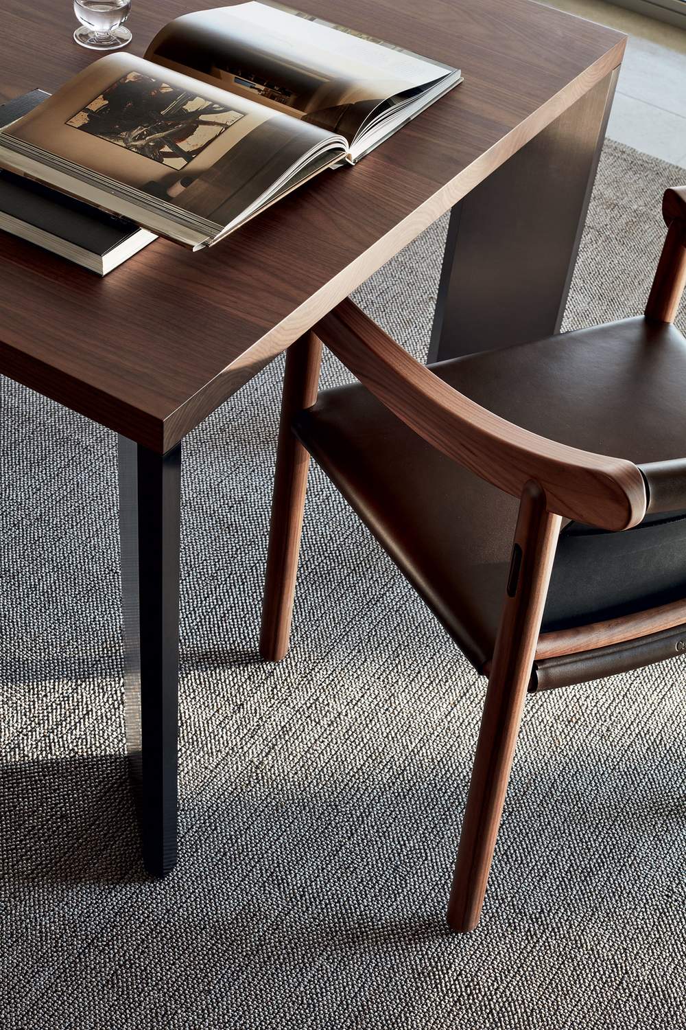Table Ordinal de Michael Anastassiades - Cassina-détail en ambiance-The Woods Gallery
