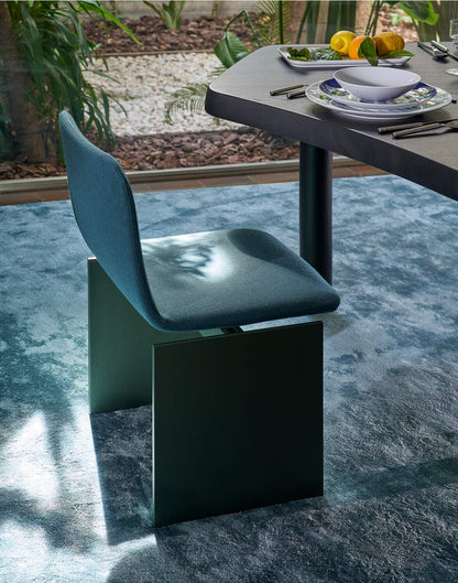 Table 545 Montparnasse de Charlotte Perriand - Cassina-en situation près d&