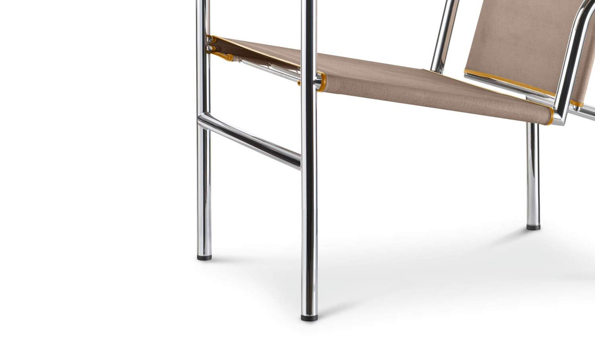 Fauteuil 1 dossier basculant (LC1) édition UAM - Cassina-détail de la structure tubulaire chromée-Cassina