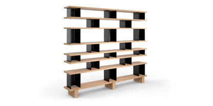Bibliothèque 536 Nuage à Plots de Charlotte Perriand - Cassina-vue de trois quarts, étagères chêne et métal noir-Cassina