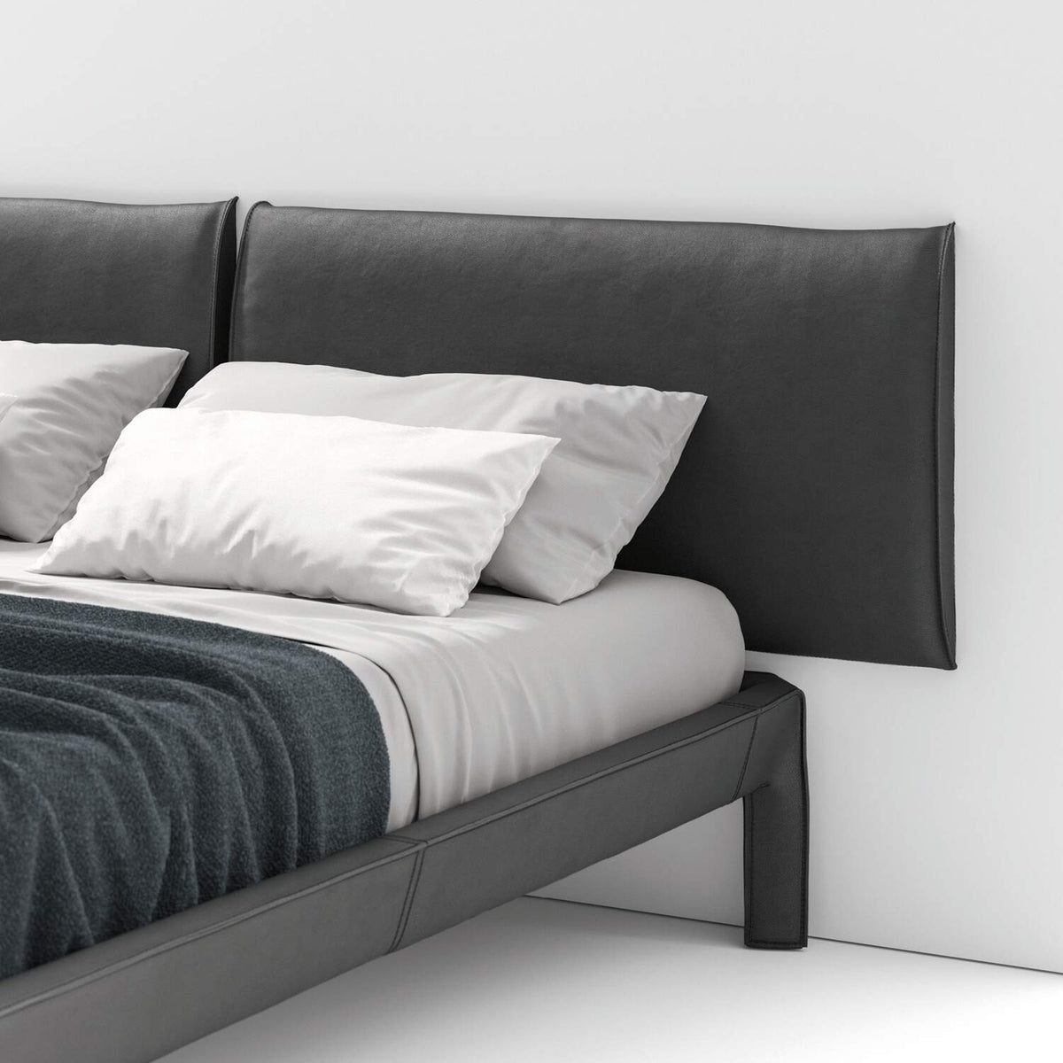 Lit CAB Night de Mario Bellini - Cassina-têtes de lit murales en cuir noir-The Woods Gallery