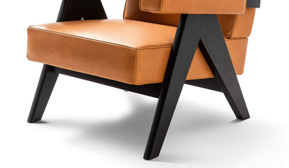 Fauteuil 053 Capitol Complex de Pierre Jeanneret - Cassina-détail du piètement en compas-Cassina