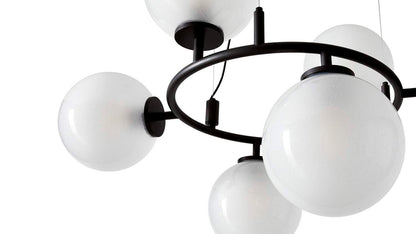 Lustre Constellation - Cassina-détail des globes en verre blanc dépoli sur anneau noir-Cassina