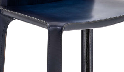 Chaise CAB 412 de Mario Bellini - Cassina-détail du cuir tendu sur l&