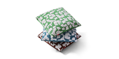 Coussin décoratif Frame - Cassina-trois coussins empilés à motifs géométriques-Cassina