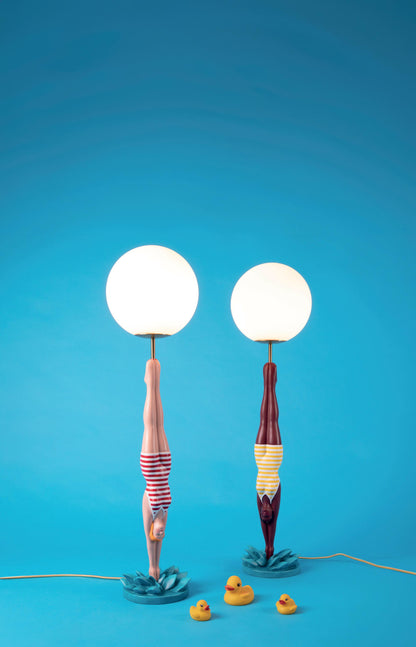 Lampe Lady Diver jaune de Simone Falcetta - Seletti-vue 2-The Woods Gallery