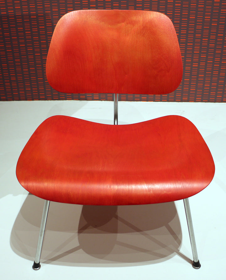 Une LCM Herman Miller vers 1946 : piètement en métal.