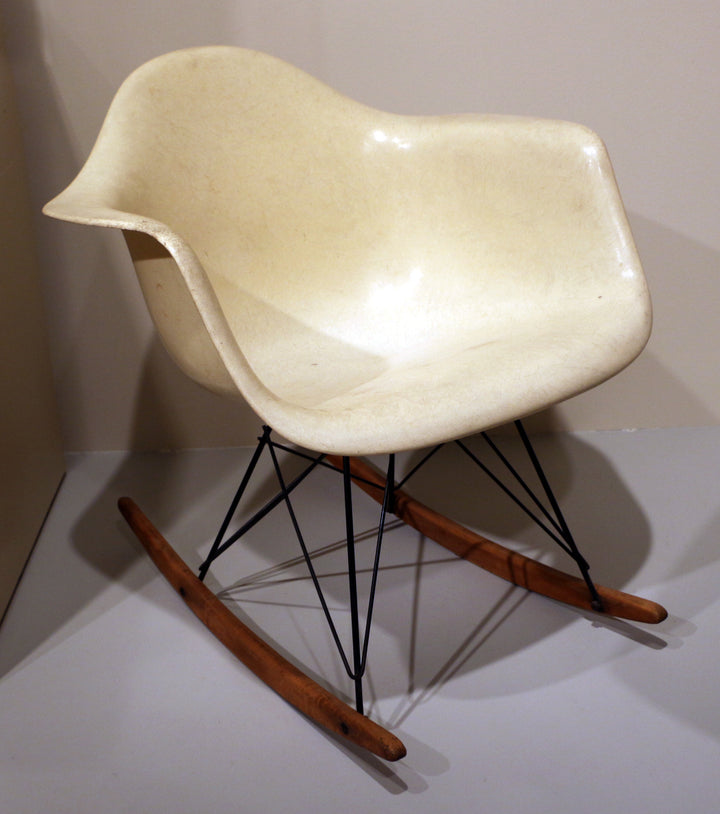 Rocking chair RAR édité par Zenith Plastics, 1950 – 1953 : la toute première génération.