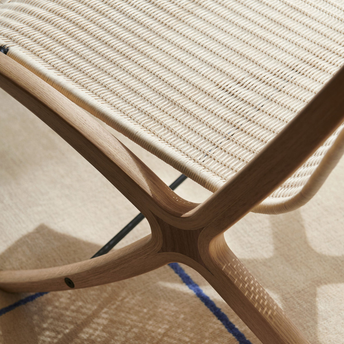 fauteuil Lounge X HM10 (1959) de Hvidt &amp; Mølgaard - &amp;Tradition-The Woods Gallery