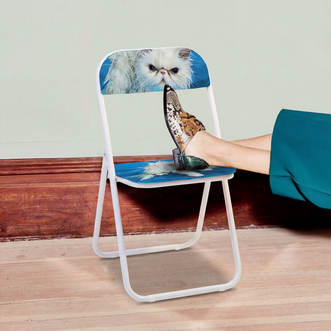 Chaise pliante Angry Cat de ToiletPaper - Seletti-vue 2-The Woods Gallery