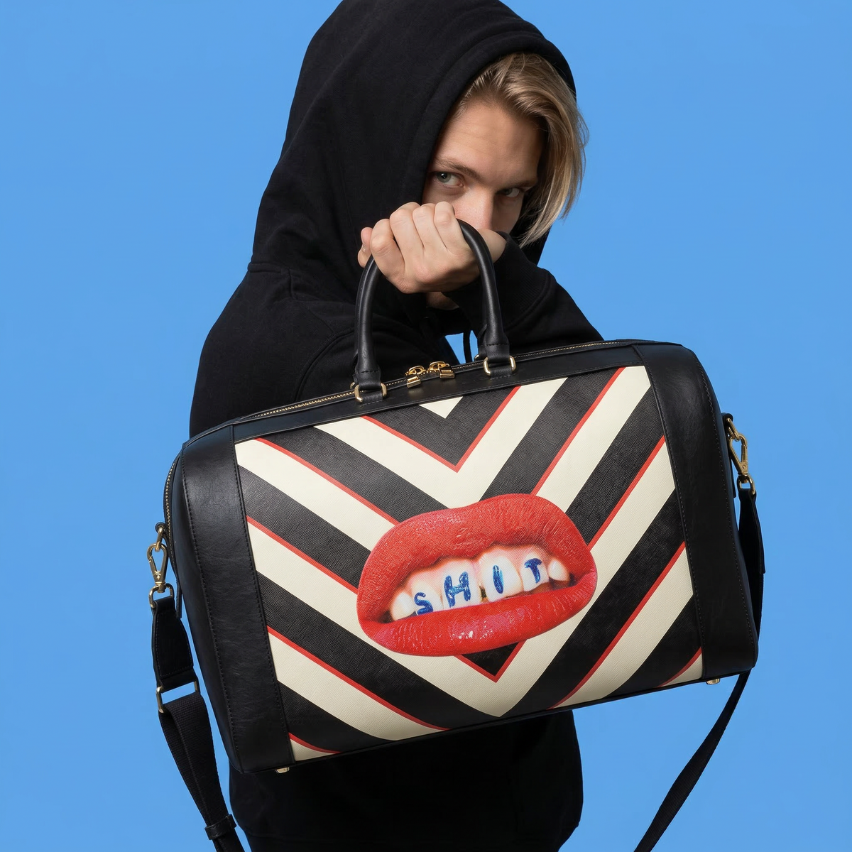 Sac de voyage Regimental Shit de ToiletPaper - Seletti-en situation 2, visuel de synthèse-The Woods Gallery