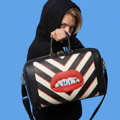 Sac de voyage Regimental Shit de ToiletPaper - Seletti-en situation 2, visuel de synthèse-The Woods Gallery