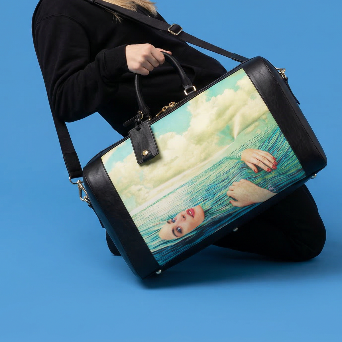 Sac de voyage Seagirl de ToiletPaper - Seletti-en situation 2, visuel de synthèse-The Woods Gallery