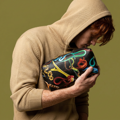 Trousse de toilette Snakes de ToiletPaper - Seletti-vue 2-The Woods Gallery