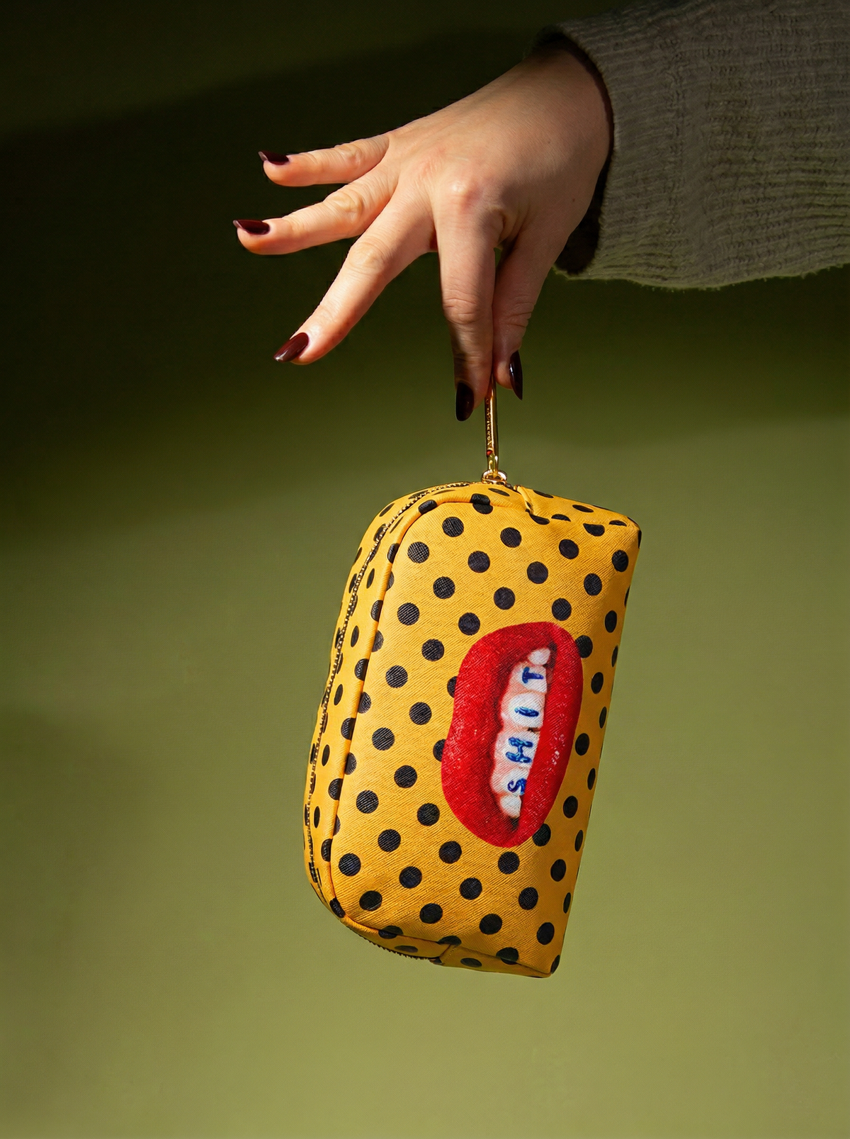 Trousse Shit 23x8 h.13 cm de ToiletPaper - Seletti-vue 2-The Woods Gallery