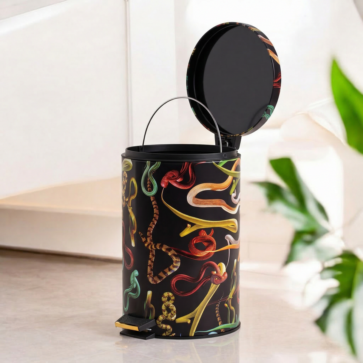 Poubelle Snakes 12 L de ToiletPaper - Seletti-vue 2-The Woods Gallery