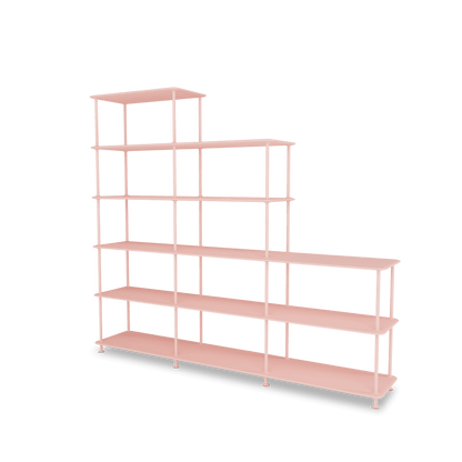 Etagère Free 542000 Montana, tablettes 167 Ruby et structure 167 Ruby, vue de trois quarts sur fond blanc
