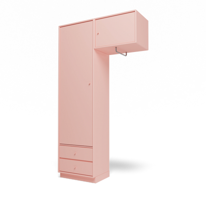 Armoire Attire II Montana, laque 167 Ruby, sur socle de 7 cm, vue de trois quarts sur fond blanc