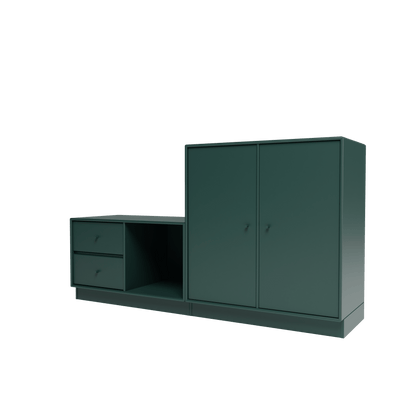 Banc Rest I Montana, laque 163 Black Jade, sur socle de 7 cm, vue de trois quarts sur fond blanc