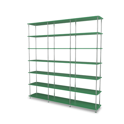 Etagère Free 666000 Montana, tablettes 232 Parsley et structure 44C Chrome, vue de trois quarts sur fond blanc