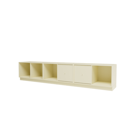 Banc Rest III Montana, laque 150 Vanilla, sur socle de 7 cm, vue de trois quarts sur fond blanc