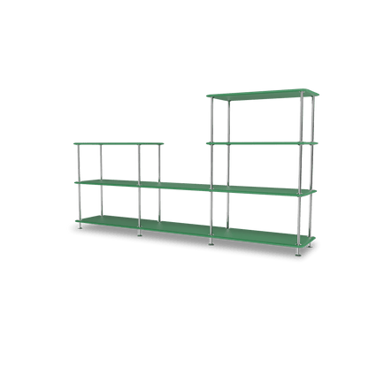 Etagère Free 312000 Montana, tablettes 232 Parsley et structure 44C Chrome, vue de trois quarts sur fond blanc