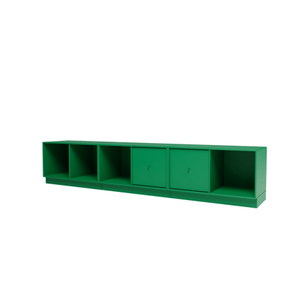 Banc Rest III Montana, laque 152 Parsley, sur socle de 7 cm, vue de trois quarts sur fond blanc