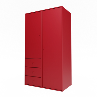 Armoire Attire III Montana, laque 165 Beetroot, suspendu au rail mural, vue de trois quarts sur fond blanc