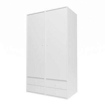 Armoire Attire IV Montana, laque 101 New White, suspendu au rail mural, vue de trois quarts sur fond blanc