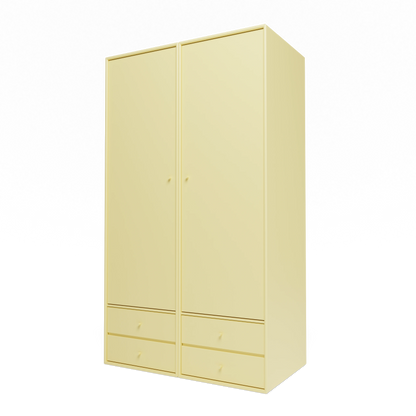 Armoire Attire IV Montana, laque 159 Camomile, suspendu au rail mural, vue de trois quarts sur fond blanc