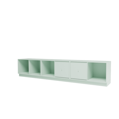 Banc Rest III Montana, laque 161 Mist, sur socle de 7 cm, vue de trois quarts sur fond blanc