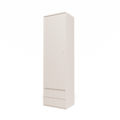 Armoire Attire I Montana, laque 158 Oat, suspendu au rail mural, vue de trois quarts sur fond blanc
