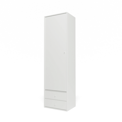 Armoire Attire I Montana, laque 01 White, suspendu au rail mural, vue de trois quarts sur fond blanc