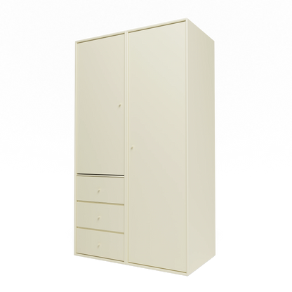 Armoire Attire III Montana, laque 150 Vanilla, suspendu au rail mural, vue de trois quarts sur fond blanc