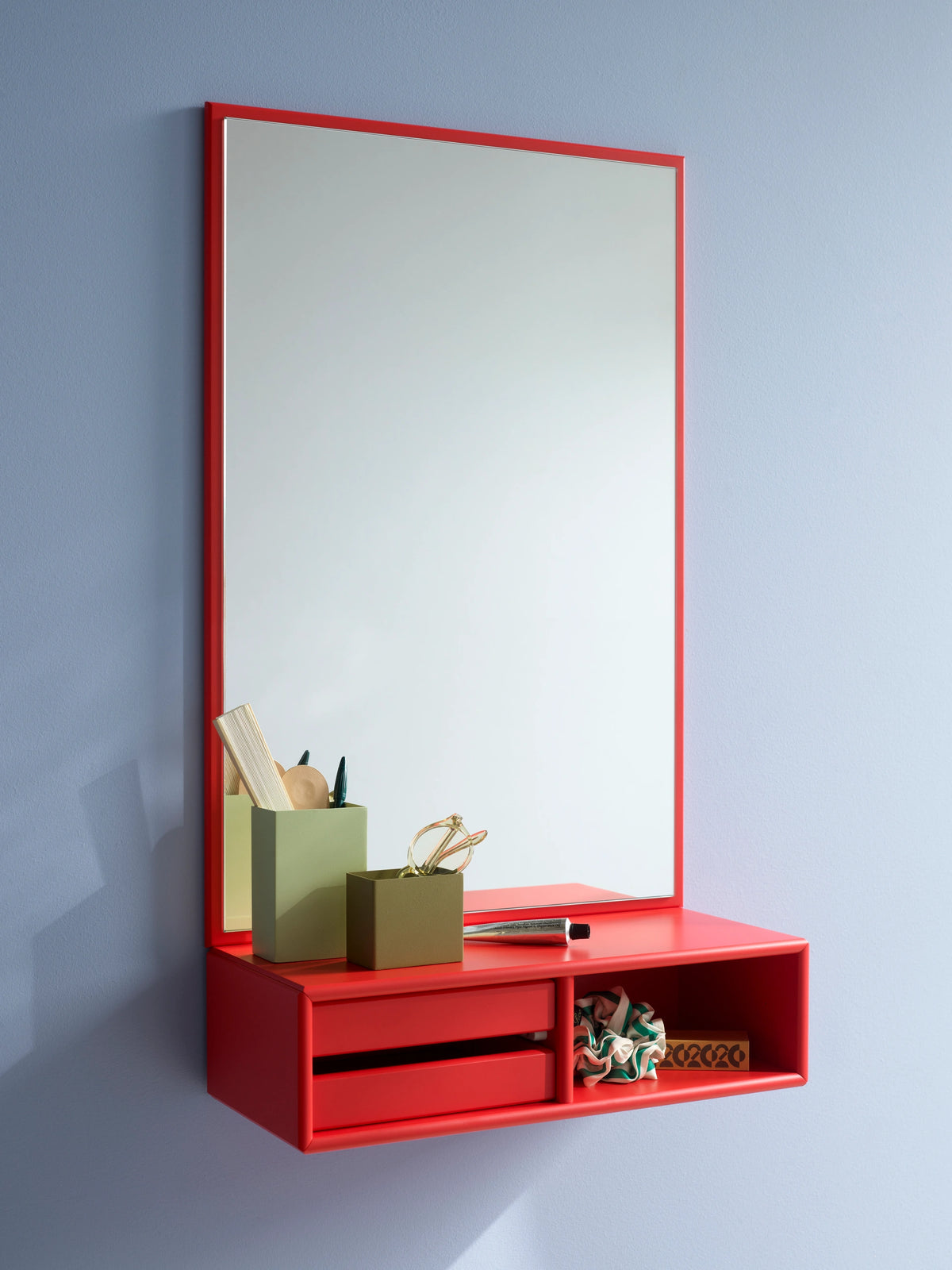 Miroir Glance Montana laqué Rosehip en situation