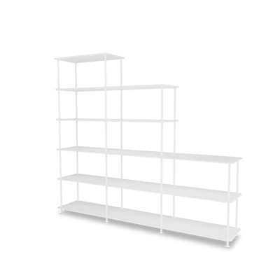 Etagère Free 542000 Montana, tablettes 214 New White et structure 101 New White, vue de trois quarts sur fond blanc