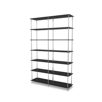 Etagère Free 660000 Montana, tablettes 207 Black et structure 44C Chrome, vue de trois quarts sur fond blanc