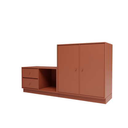 Banc Rest I Montana, laque 146 Hazelnut, sur socle de 7 cm, vue de trois quarts sur fond blanc