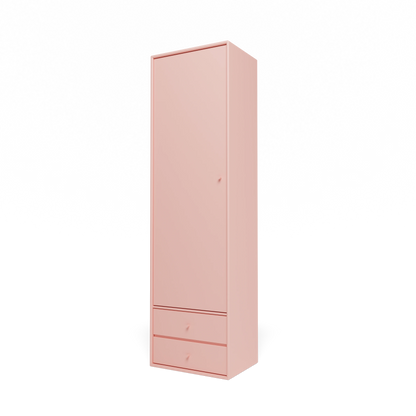 Armoire Attire I Montana, laque 167 Ruby, suspendu au rail mural, vue de trois quarts sur fond blanc