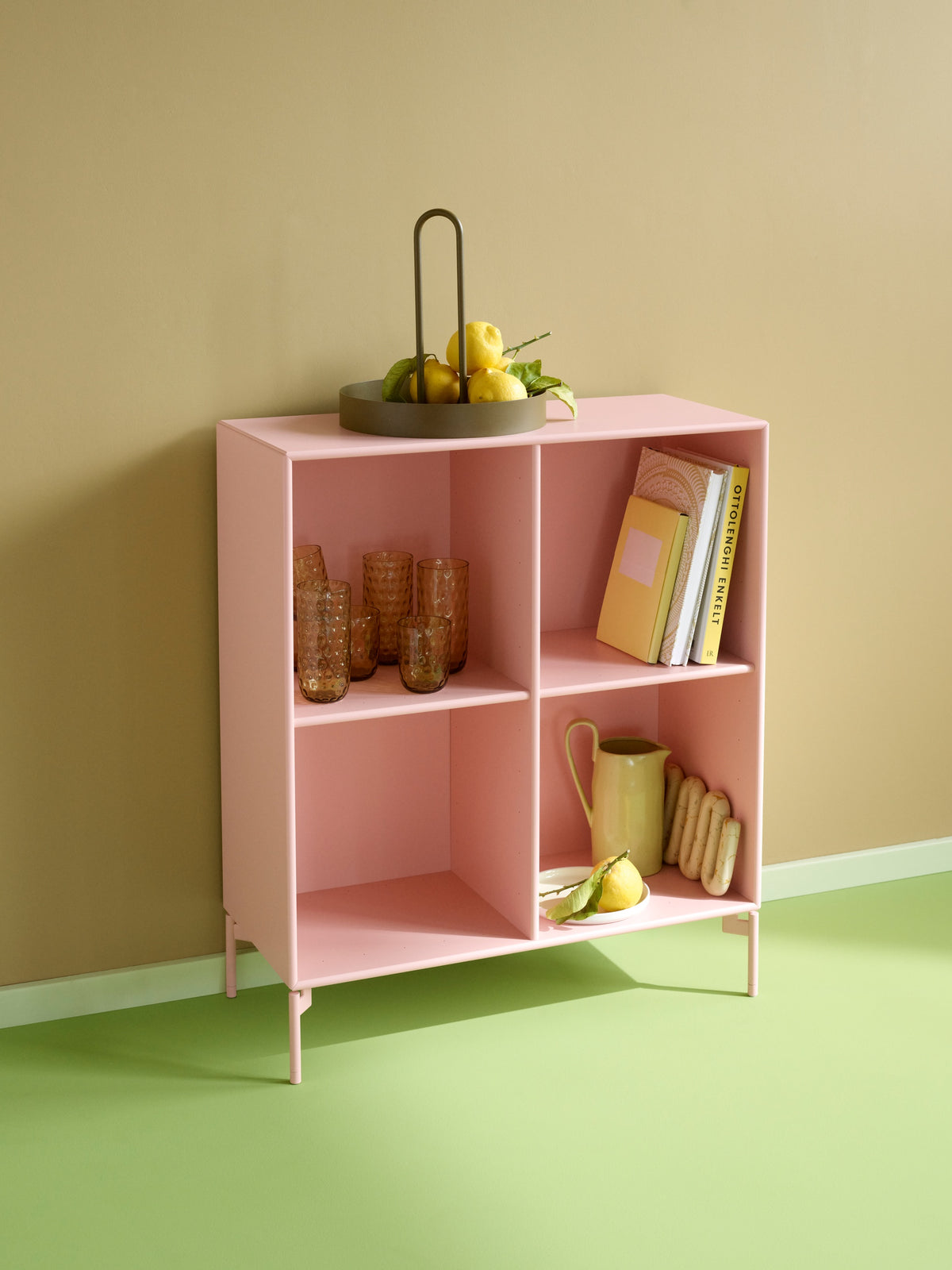 Mise en scène Montana avec bibliothèque Show, laques Ruby