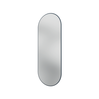 Miroir Colour Frame ovale SP1232R Montana, cadre laqué 138 Juniper, vue de trois quarts sur fond blanc