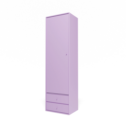 Armoire Attire I Montana, laque 164 Iris, suspendu au rail mural, vue de trois quarts sur fond blanc