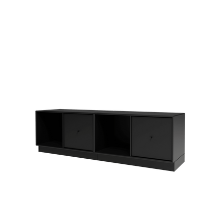 Banc Rest II Montana, laque 05 Black, sur socle de 7 cm, vue de trois quarts sur fond blanc