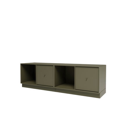 Banc Rest II Montana, laque 139 Oregano, sur socle de 7 cm, vue de trois quarts sur fond blanc