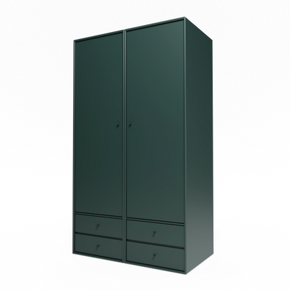 Armoire Attire IV Montana, laque 163 Black Jade, suspendu au rail mural, vue de trois quarts sur fond blanc
